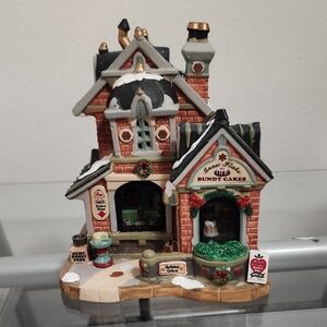 Lemax Lighted Festive Bundt Cakes Retired Village